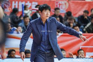 九游app-这可是季后赛啊！邱彪本场12人轮换&amp;陶汉林时间最少也有5分22秒